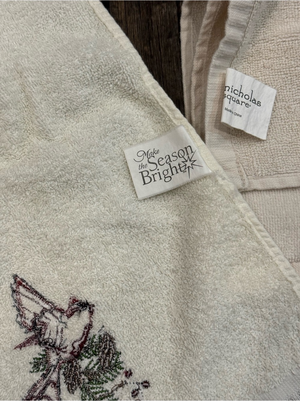 Christmas Cardinal & Bell Embroidered Hand Towels Red & Cream - Set of 5 - Picture 8 of 9